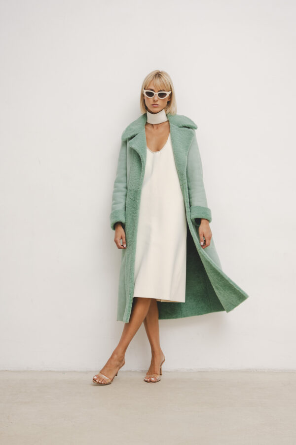 The reversible shearling coat - Image 4