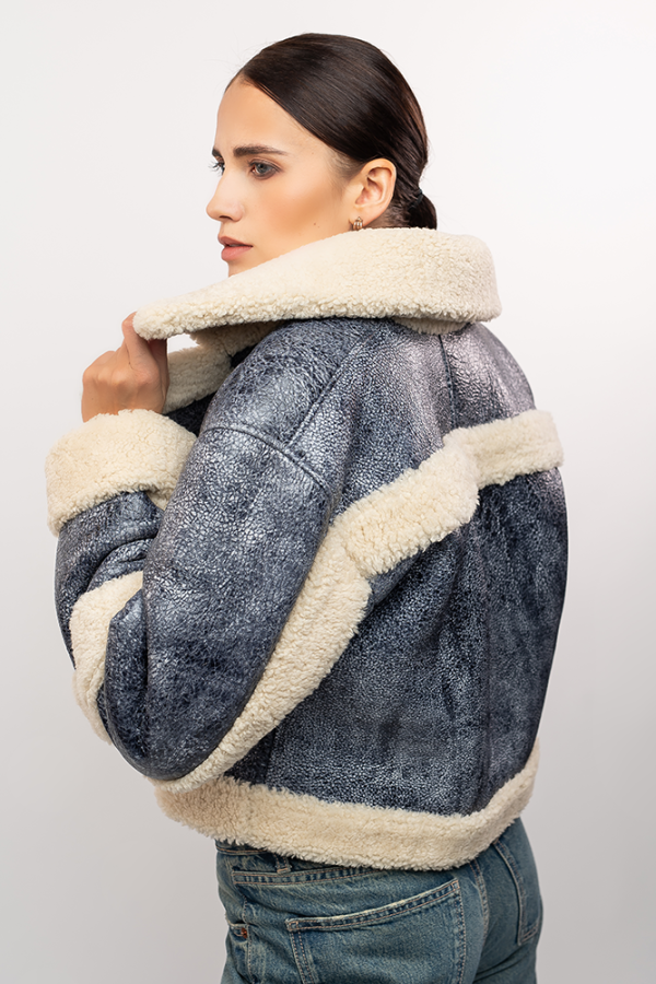 Warm sheepskin jacket - Image 2